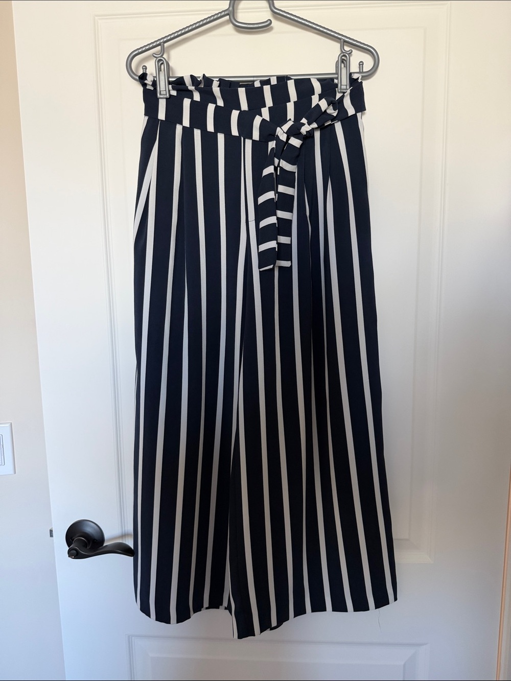 Striped ankle length Wide-Leg Pants with Self-Tie Belt — Navy & White